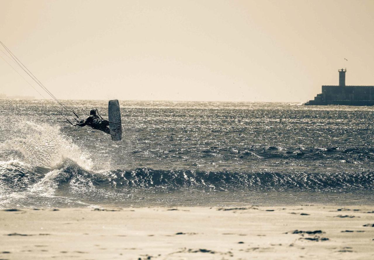 فندق إسموريزفي  Surfivor Surf Camp المظهر الخارجي الصورة
